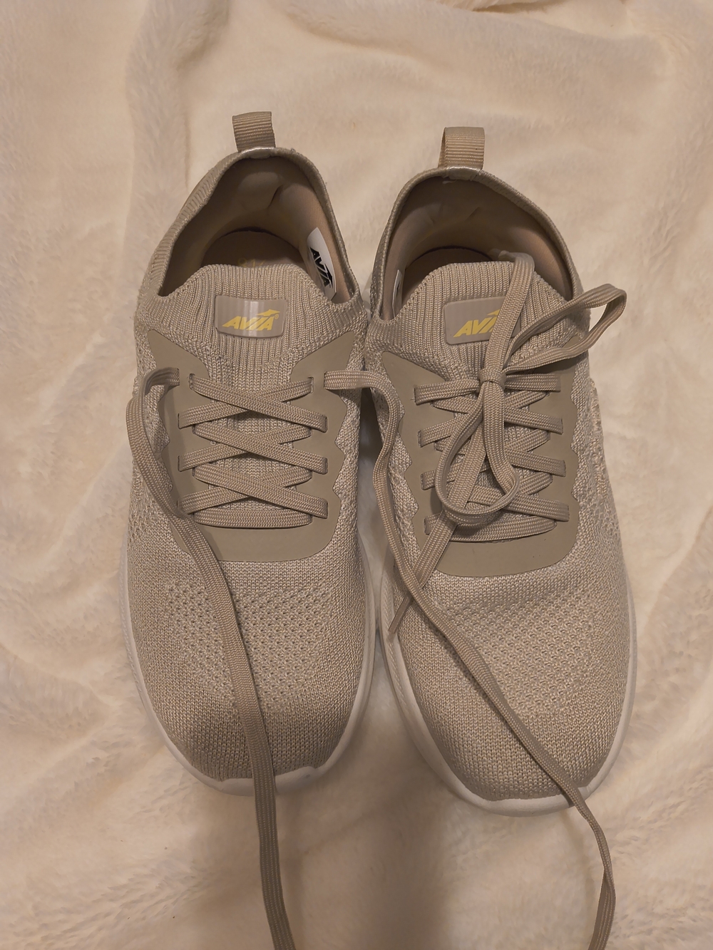 Womens Lightweight Knit Sneakers in Beige